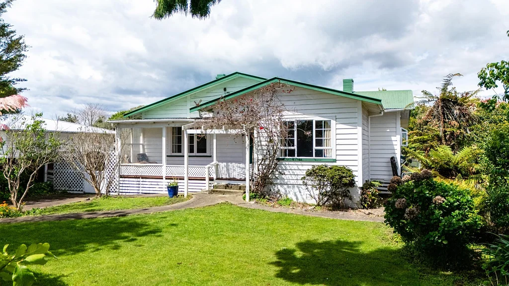 Opotiki and Surrounds 3침실 Character home in a garden of hidden potential