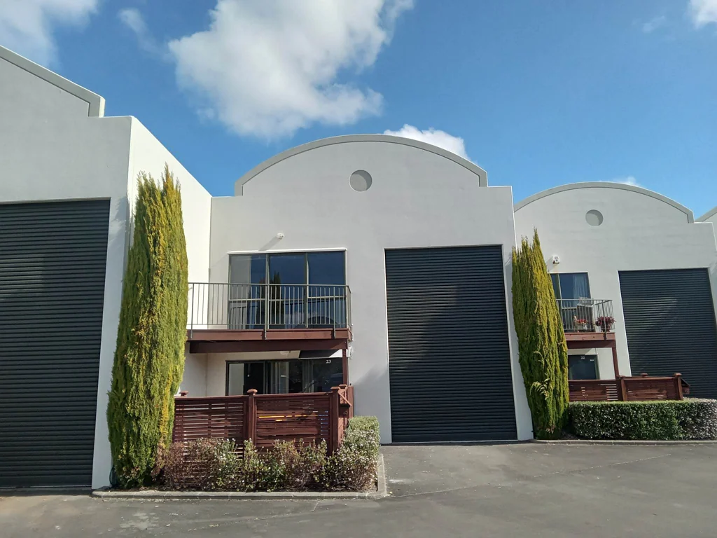 Rosedale REFURBISHED STUDIO WAREHOUSE - 120M²