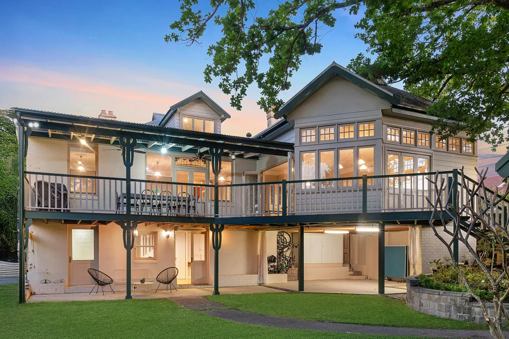 Hornsby 6ห้องนอน Character-Filled Full Brick Masterpiece on 835sqm