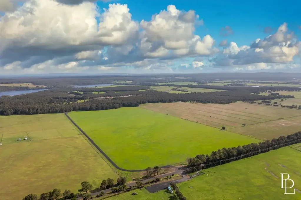 Pyree A Legacy Estate Between Bush and River