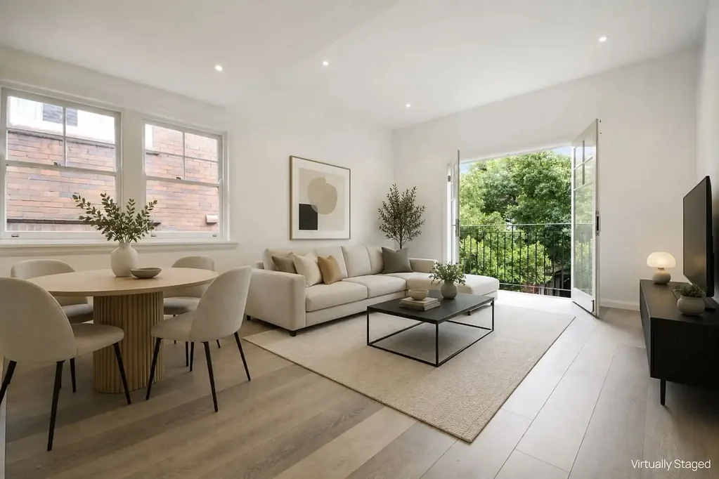 TWO STOREY APARTMENT WITH A PRIVATE & TRANQUIL LEAFY OUTLOOK