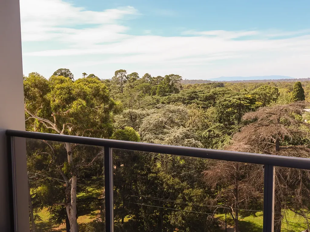 Heidelberg 3ห้องนอน A Rare 3 Bedroom Top-Floor Corner Gem with Stunning Parkland Views