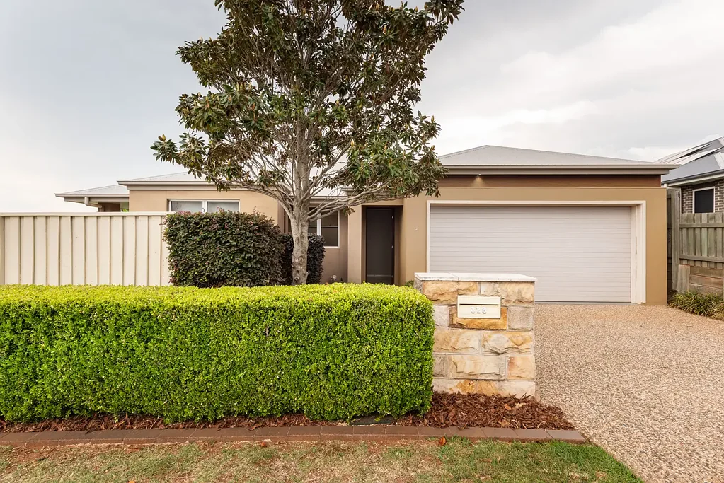 Unit 2/328 Ramsay St, Middle Ridge, QLD 4350