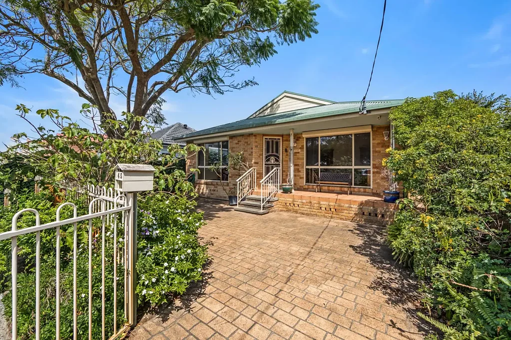 45 Picnic Parade, Ettalong Beach, NSW 2257