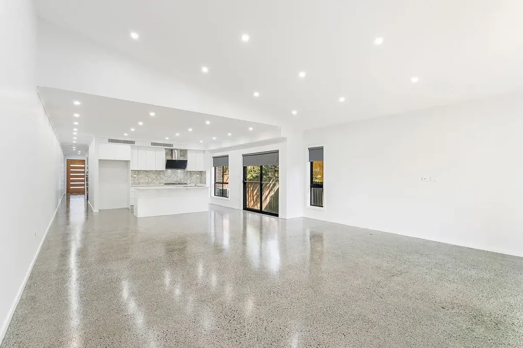 The Entrance 4ห้องนอน Contemporary Living at its Finest: Brand New Torrens Title Duplex Your Dream Home Awaits!
