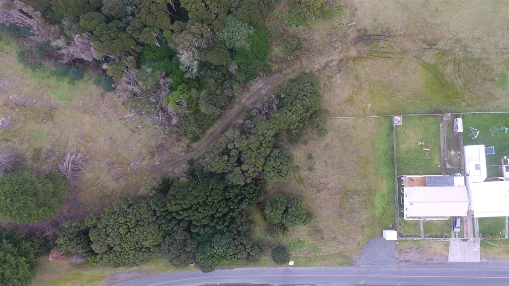 Grassy Ideal Location, Ocean Views!