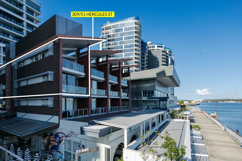 Hamilton 3Kwarto Boutique, Unique, and Immersive - Exceptional Riverfront Penthouse in Portside Wharf