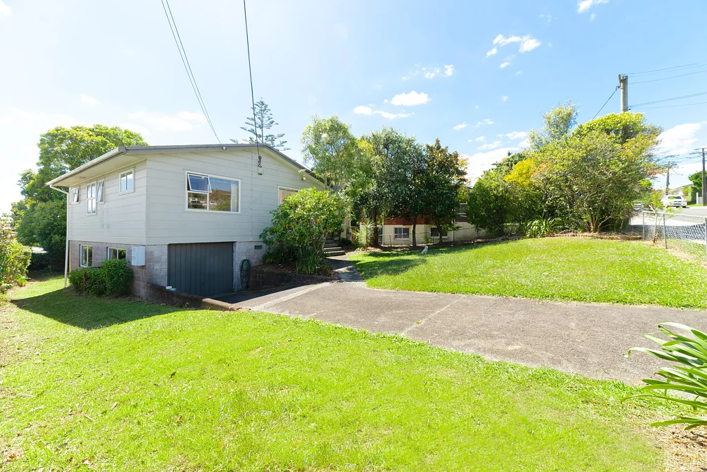 Te Atatu South 3Habitaciones Big Land, Big House with great potential
