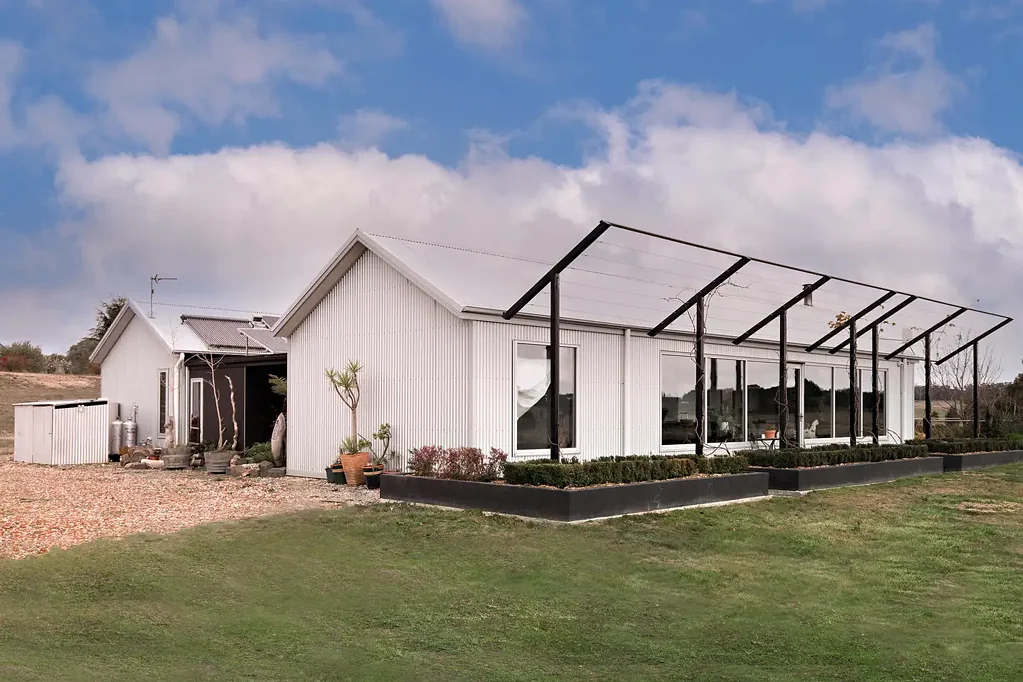 Architecturally Designed Off-Grid Oasis on 5 Acres