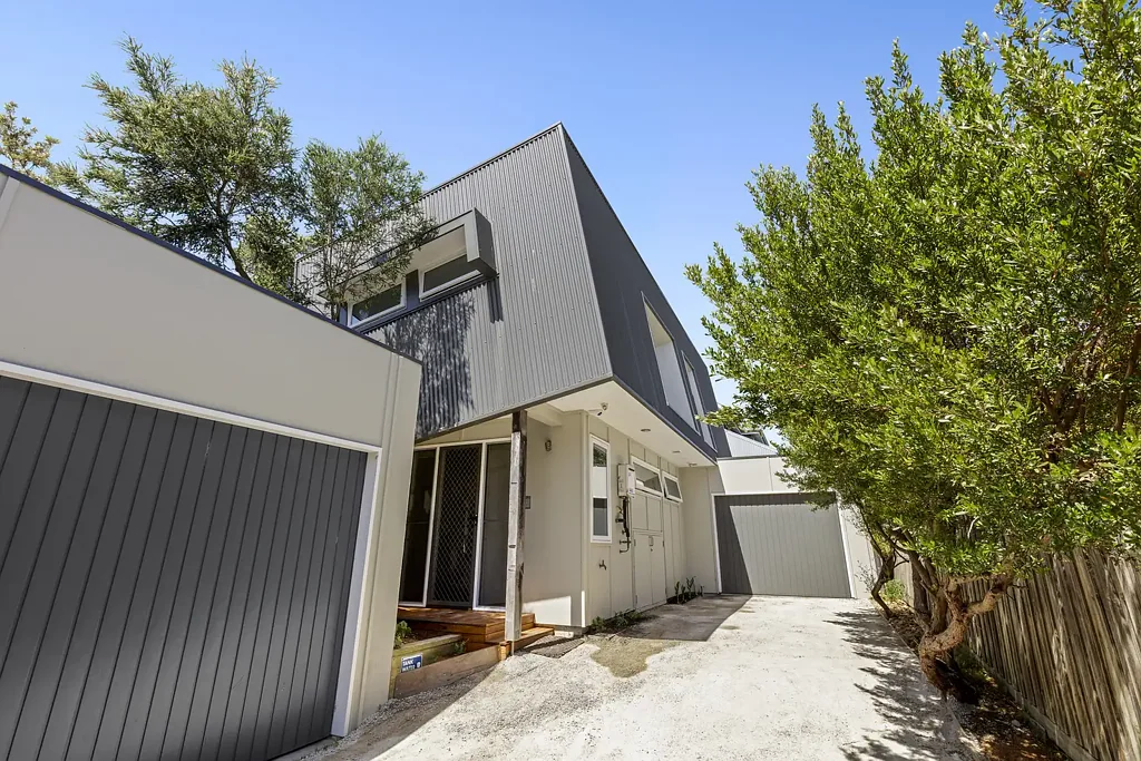 Award-Winning Sustainable Living in the Heart of Barwon Heads – “Awa Moana”