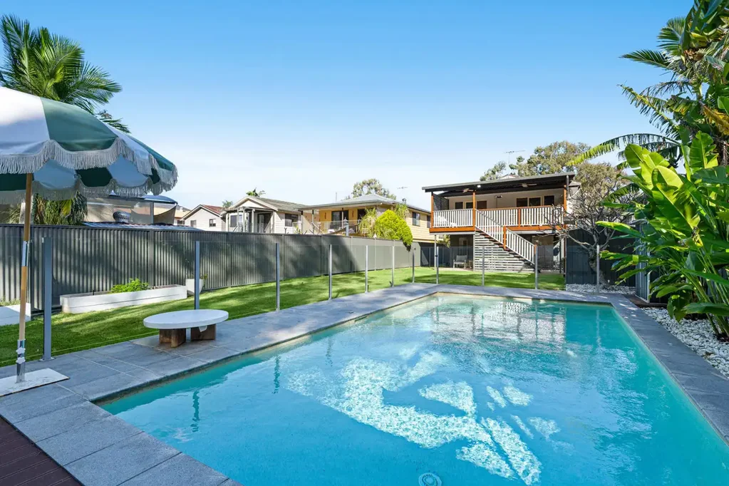 Thorneside 3غرفة نوم Renovated Family Home with Bushland Backdrop and Exceptional Outdoor Living