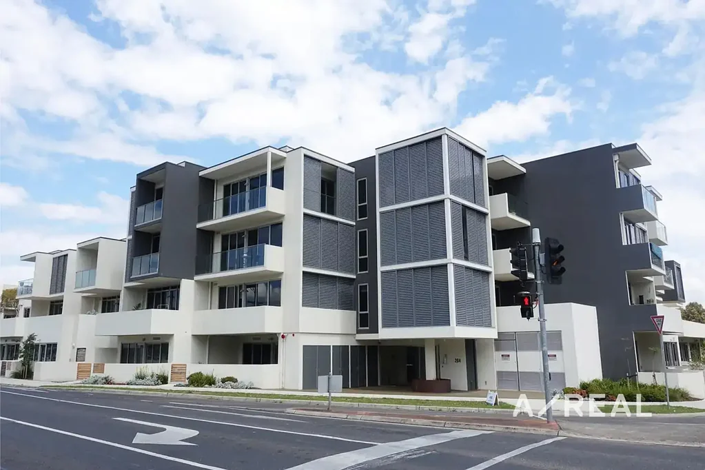 Stylish Space and Exceptional Convenience in Ivanhoe