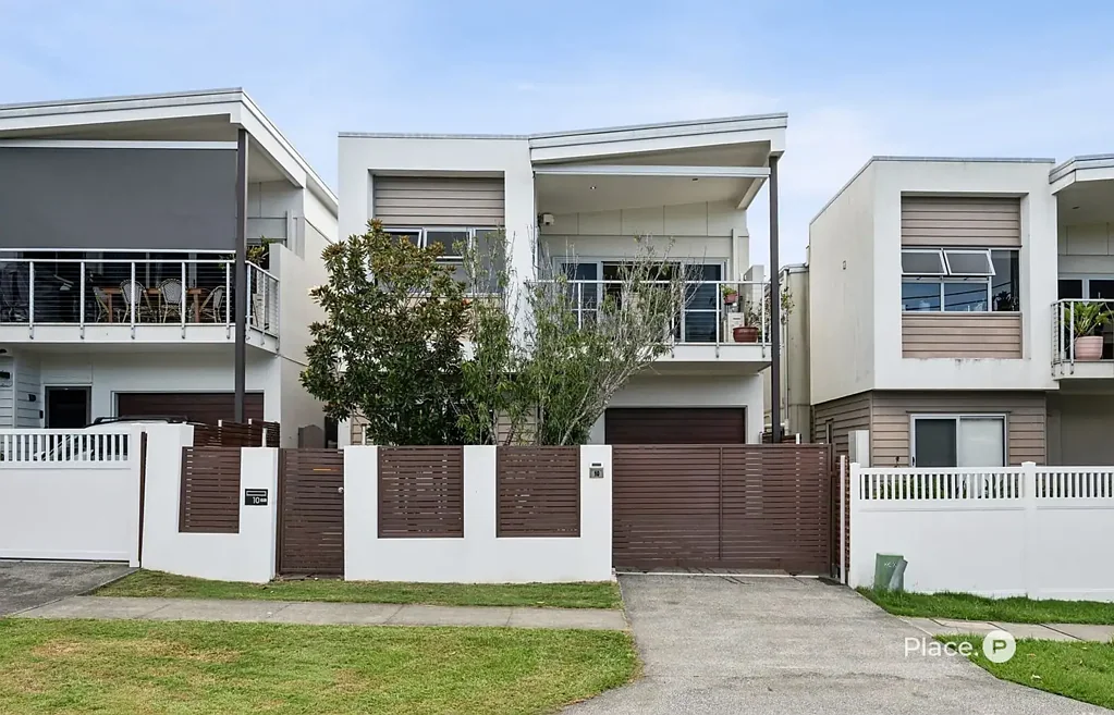 Morningside 3ห้องนอน Stylish Freehold Living with Space, Security & Zero Body Corporate Fees