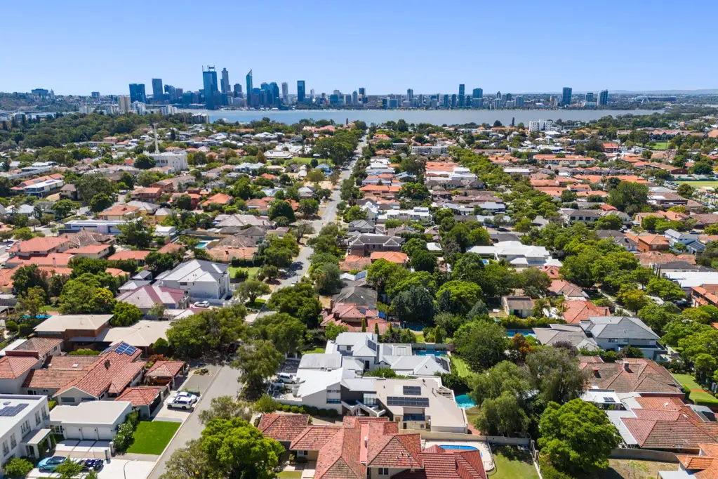 South Perth 4कमरा AN ARCHITECURAL MASTERPIECE IN A PRIZED POSITION!