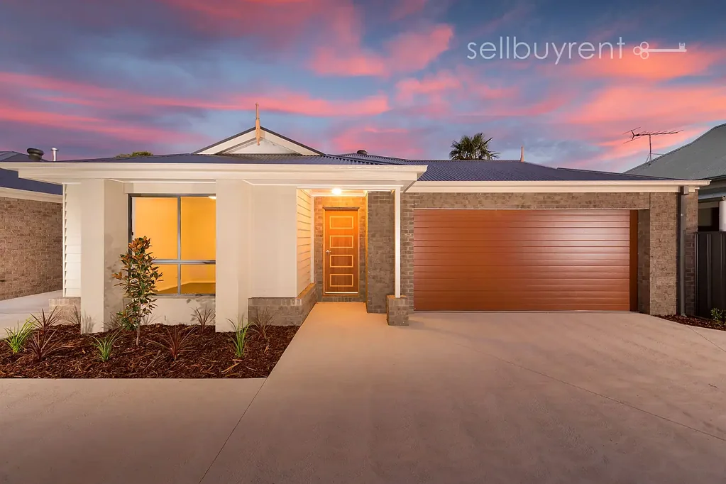STYLISH CENTRAL TOWNHOUSE