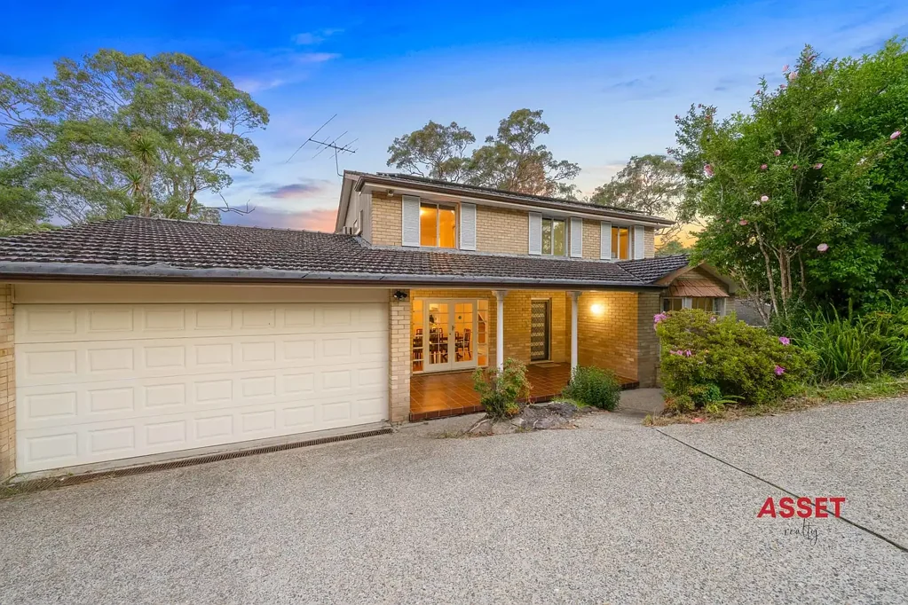 East Killara 5房 宁静林荫大道 东西向景观 丛林环绕 五卧主套 Miele厨房 游泳池草坪 优质学区 交通便利 Peaceful Family Living, Large Backyard with Views, Pool & Lawn - 500m to Killara High