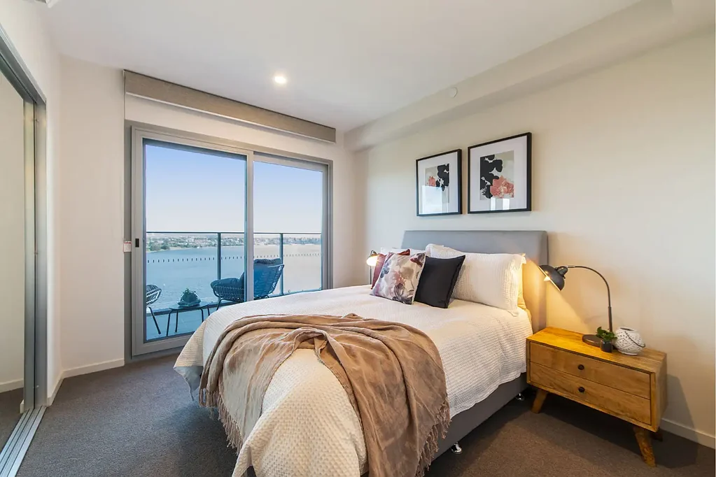 Stunning River Views (Unfurnished Apartment)!
