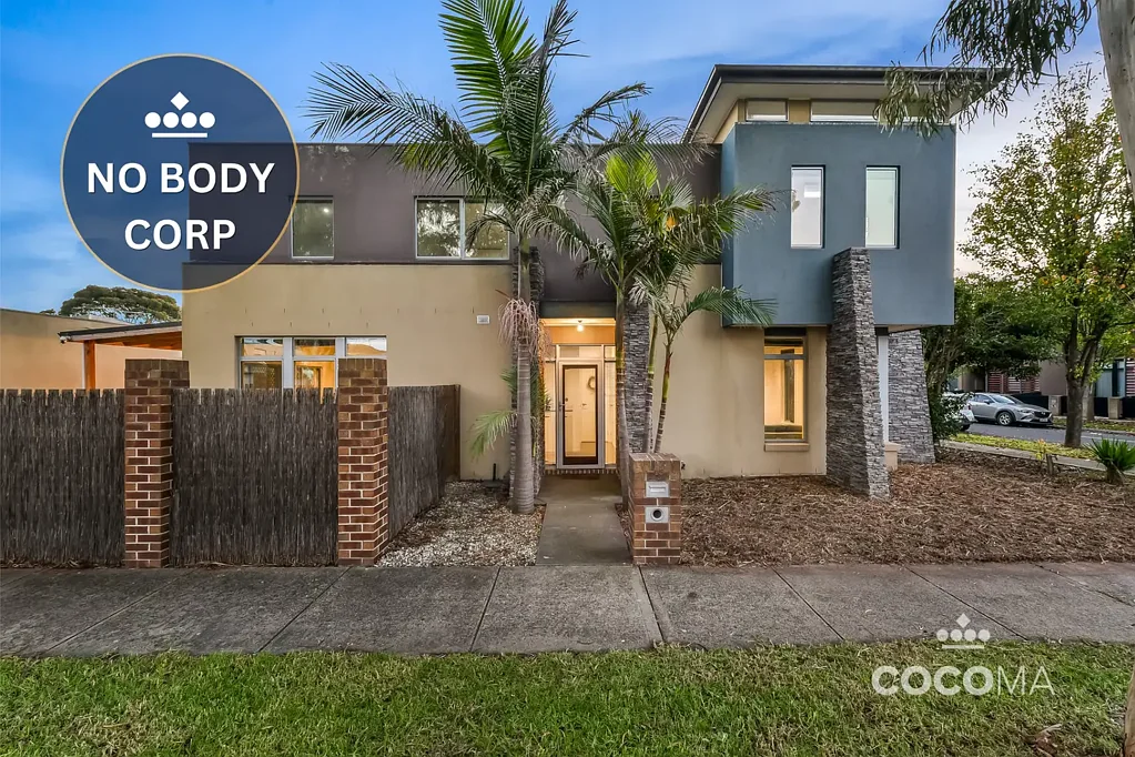 Dandenong 3chambre Corner the Market with Contemporary Style and Unbeatable Convenience