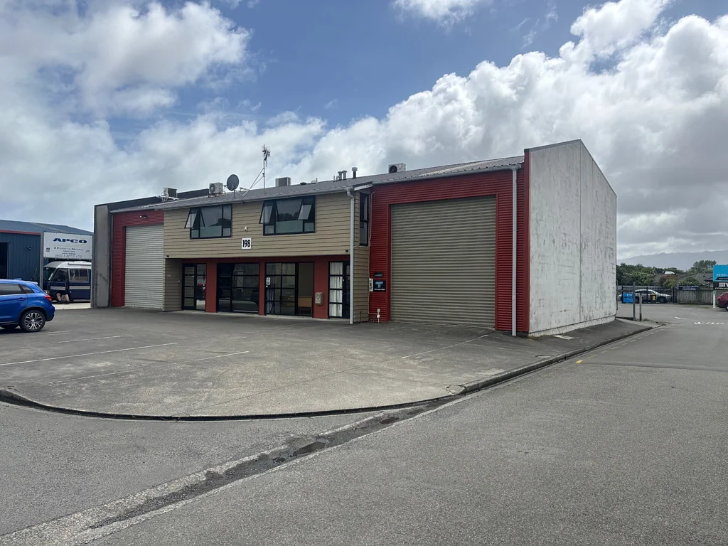 Paraparaumu Beach Versatile, Self-Contained Commercial Unit in a Prime Kapiti Location