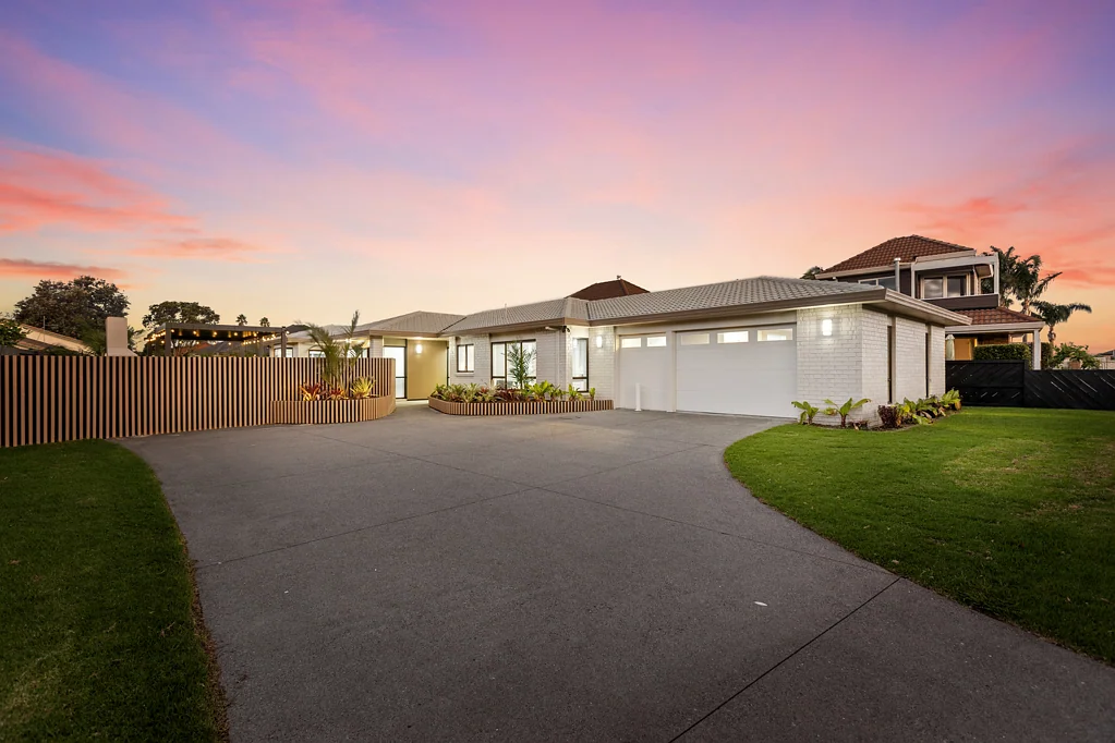 Mount Maunganui 4房  Modern Living & Alfresco Entertaining at its Best