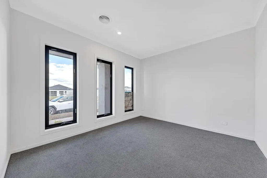 15 Brushtail Street, Mambourin, VIC 3024