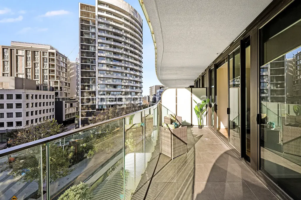 St Leonards 1ਬੈੱਡਰੂਮ Northeast Facing | Large Study Area | Timber Floor | Ducted Aircon | Resort Facilities | Total Size: 93 SQM