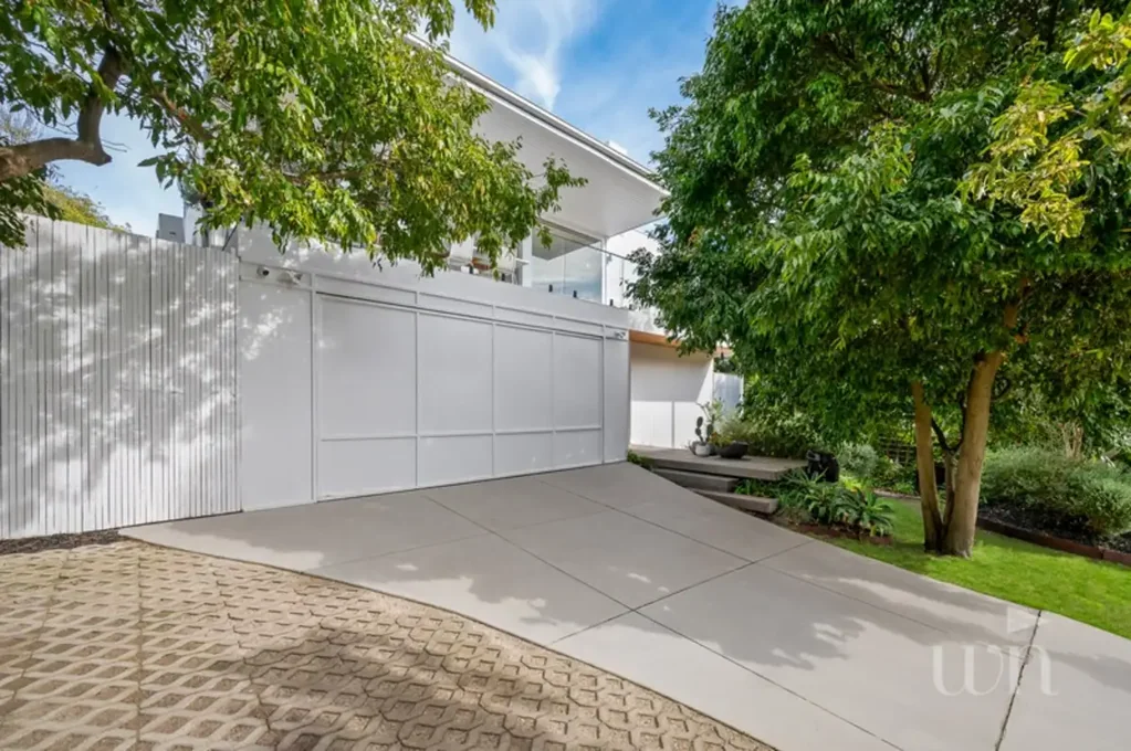 Mount Martha 4Zimmer Mid-Century Coastal Retreat with Bay Views - Steps from South Beach