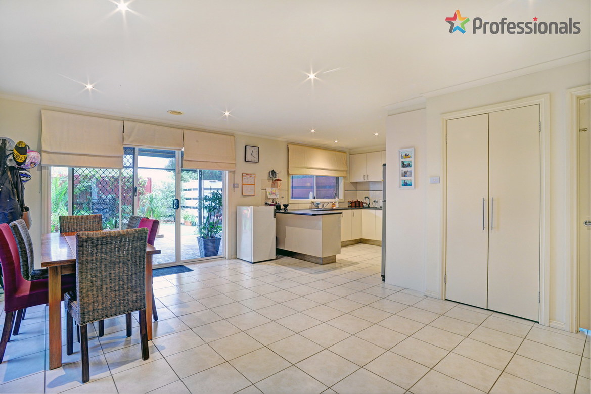 18 MEADOW GLEN DR, MELTON WEST VIC 3337, 0部屋, 0バスルーム, House