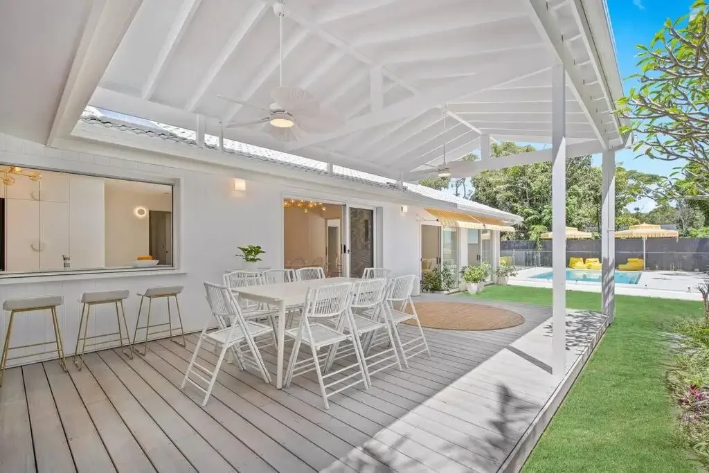 Beautiful Family Retreat Only 300m from Tallow Beach