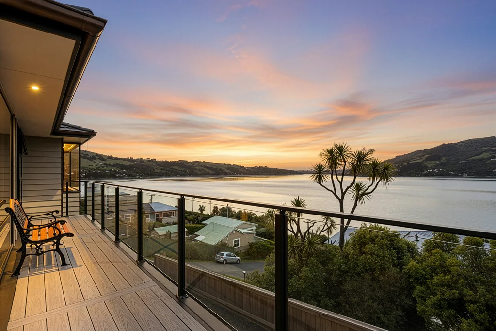 Company Bay 3房  Harbour-Side Living at Its Best