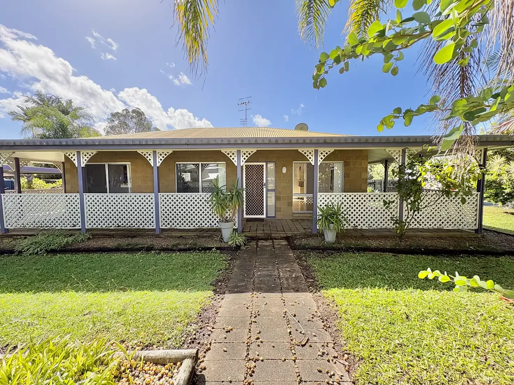 Convenient Tewantin Living - Walk to River & Shops