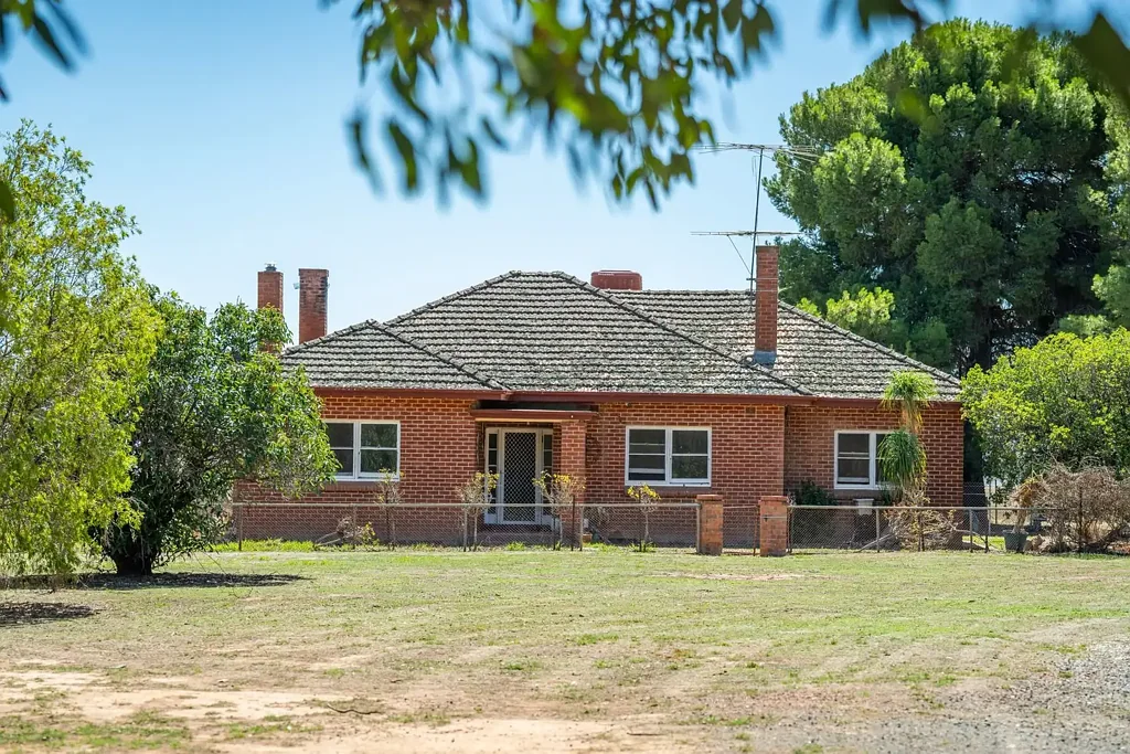 Henty  Lifestyle property Henty