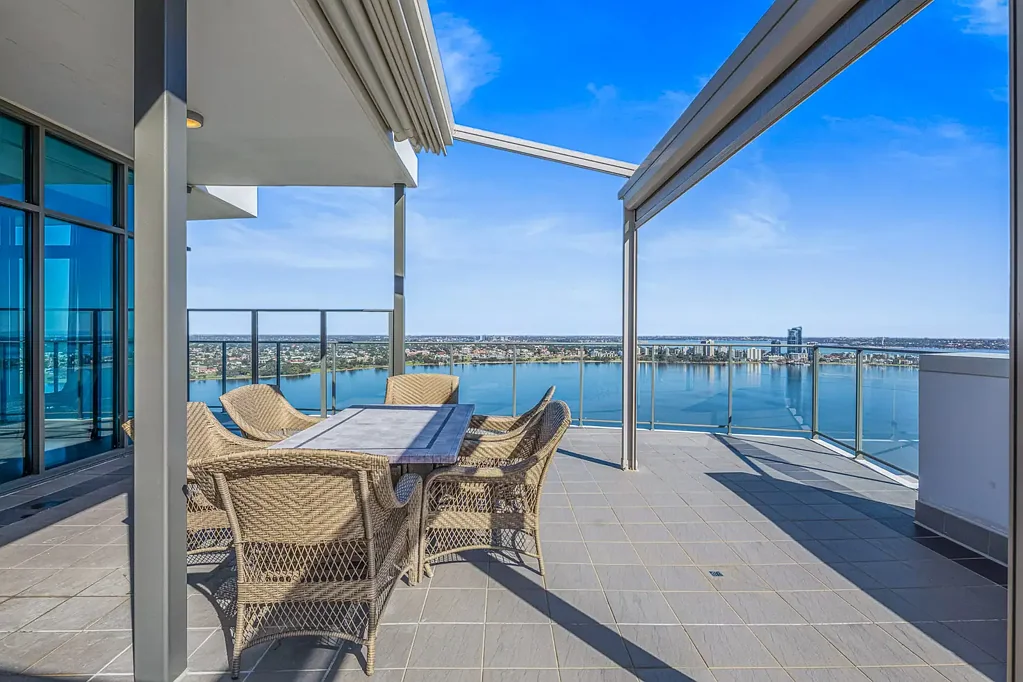 East Perth 3房  Luxury Penthouse Living in the Heart of Perth