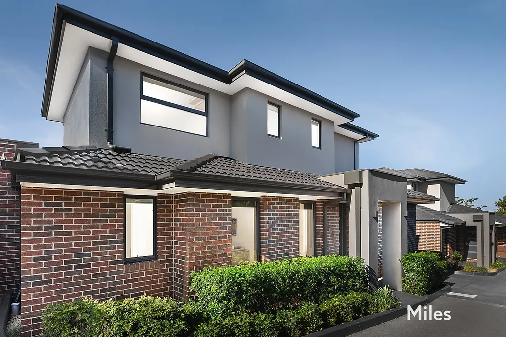 Rosanna 3 Bedroom Luxury, Light & Quiet Privacy With Superb Views