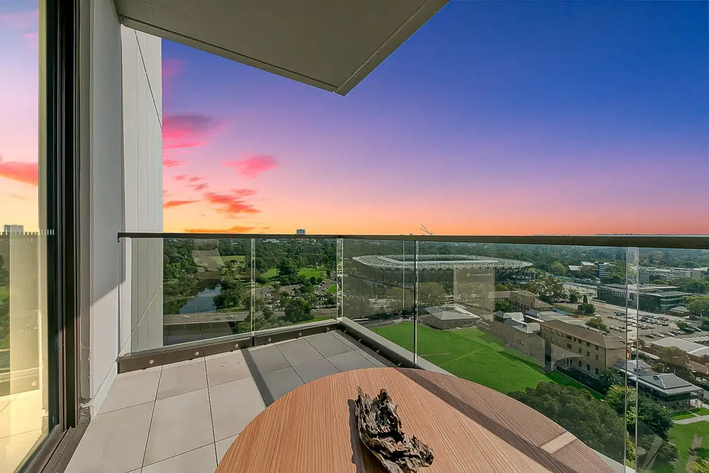 Parramatta 2房 The Lennox - 朝北豪华河畔生活，坐拥21层壮丽景色 The Lennox - North Facing Luxury Riverside living with breath-taking views on Level 21