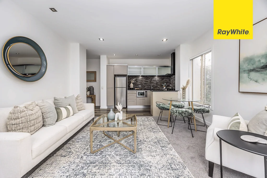 Albany Heights 2 Bedroom Exceptional Lifestyle - Vendor Says Sell!