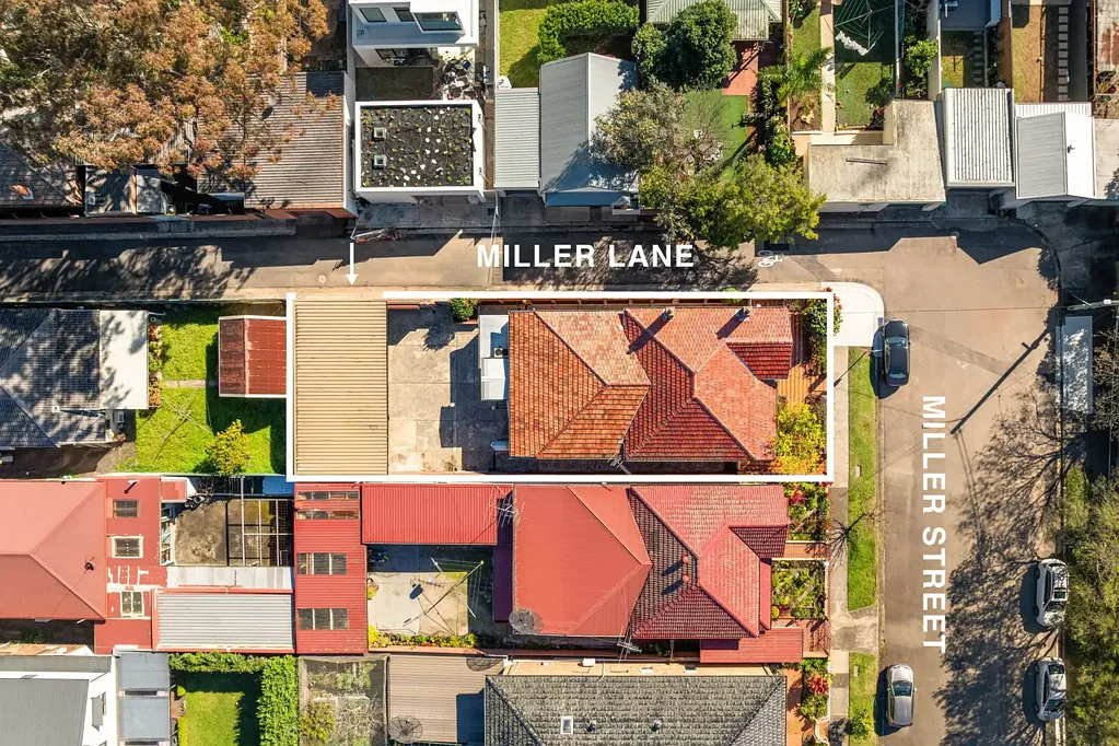 Petersham 3Kwarto A Classic Double Fronted Federation Home on a Rare 442.6sqm Approx. Landholding