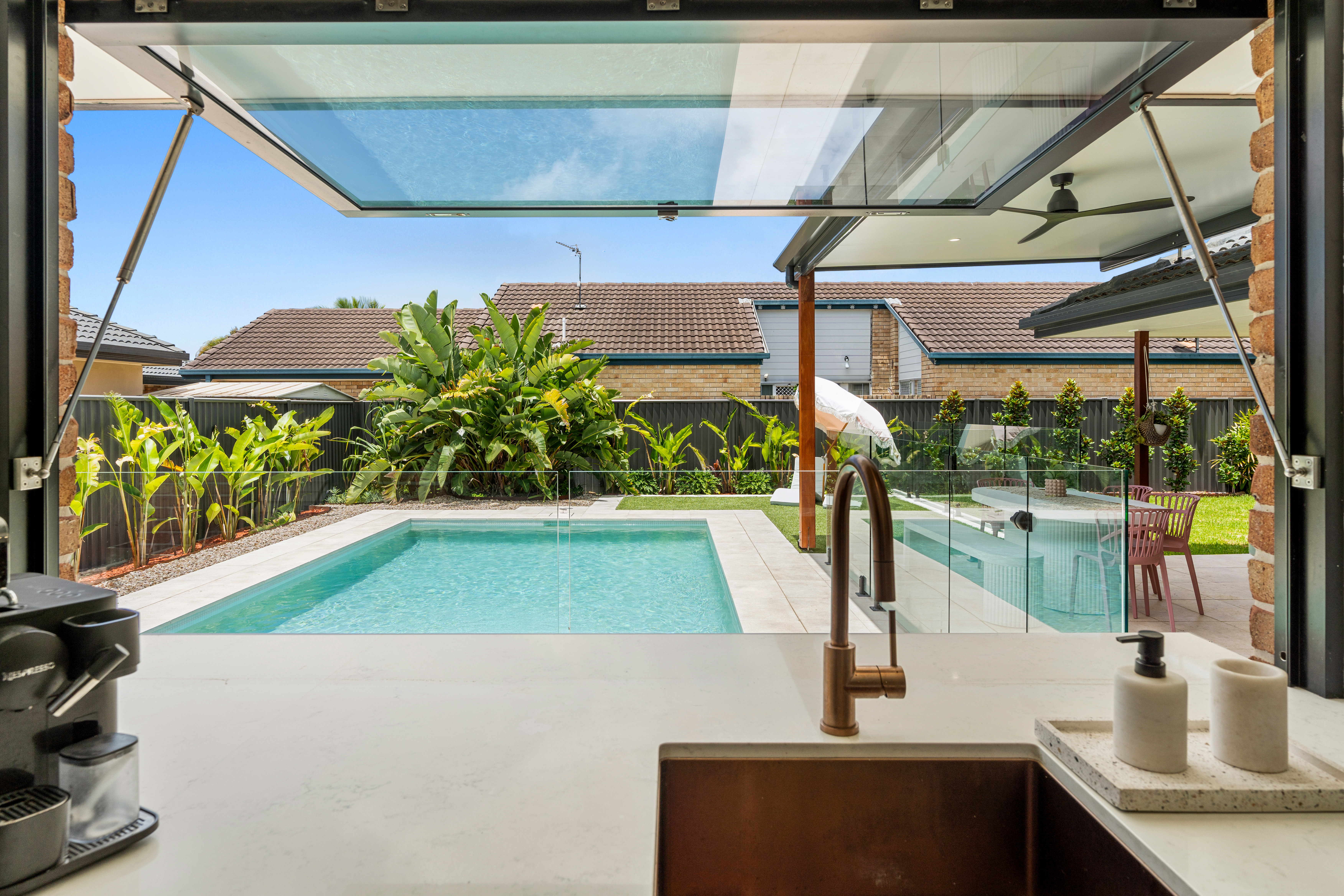 90 CORONET CR, BURLEIGH WATERS QLD 4220, 0 ห้องนอน, 0 ห้องน้ำ, House