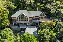 19 Marama Terrace, Eastbourne