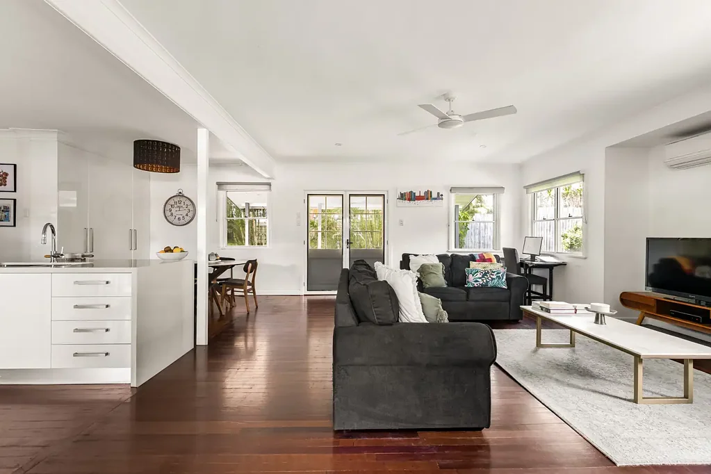 Beautiful Home in Sought After Wavell Heights Location!