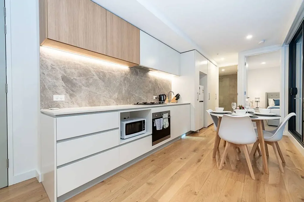 *UNDER APPLICATION, INSPECTION CANCELLED* Convenience living in CBD Spacious 1 bedroom Apartment *Fully Furnished