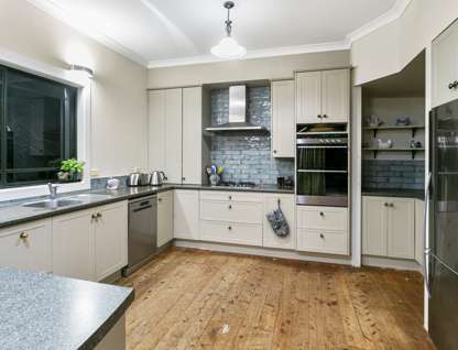 386 Upper Harbour Drive, Greenhithe, North Shore City, Auckland, 5 habitaciones, 1 baños, House