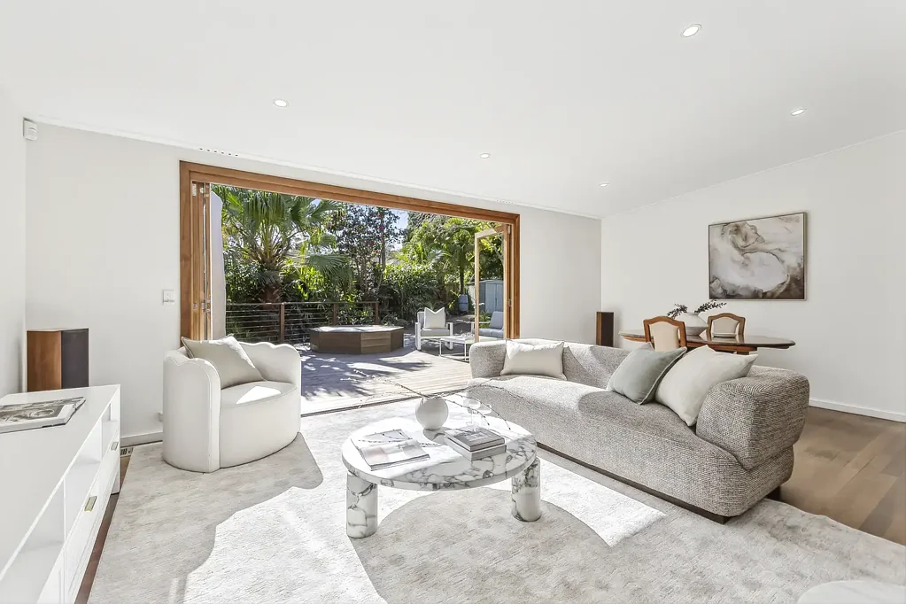 Forestville 4Zimmer CHARMING FAMILY HOME IN PICTURE PERFECT CUL-DE-SAC SETTING