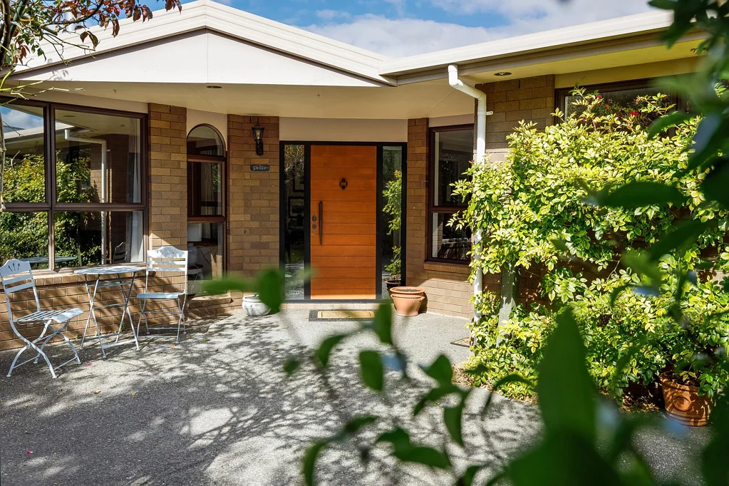 Springlands 4Zimmer Springlands Opportunity. Vendor Invites All Offers