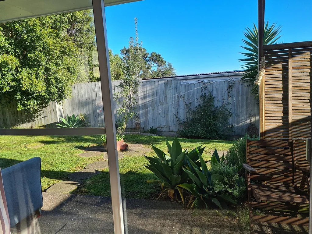 Sunny Two Bed Unit Close to the City