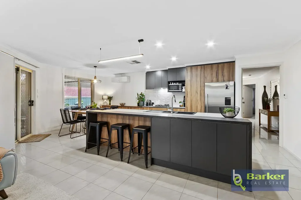 Hewett 5غرفة نوم Five-Bedroom Family Home with Renovated Kitchen, Flexible Living and Outdoor Entertaining