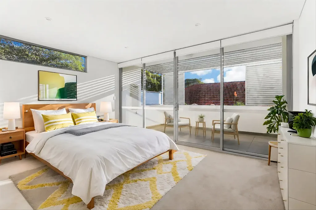 SWEEPING VIEWS OF FIVE DOCK BAY!