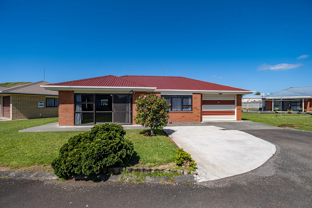 Kaitaia 2 Slaapkamer Standalone RSA Complex Town House - make it yours!