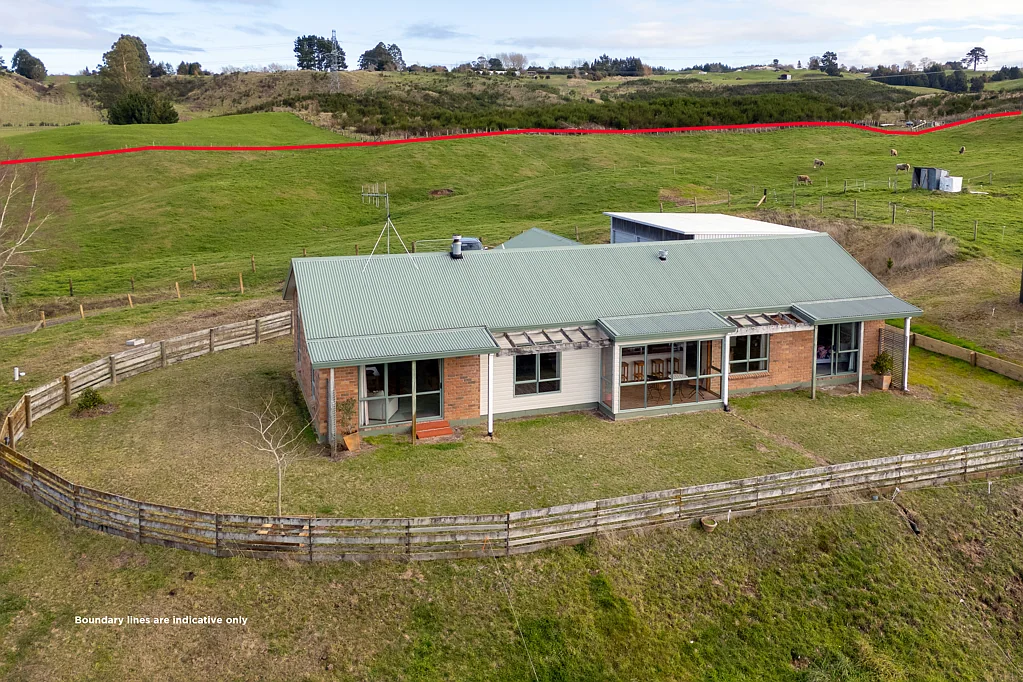 Oruanui Spacious lifestyle retreat with sweeping views