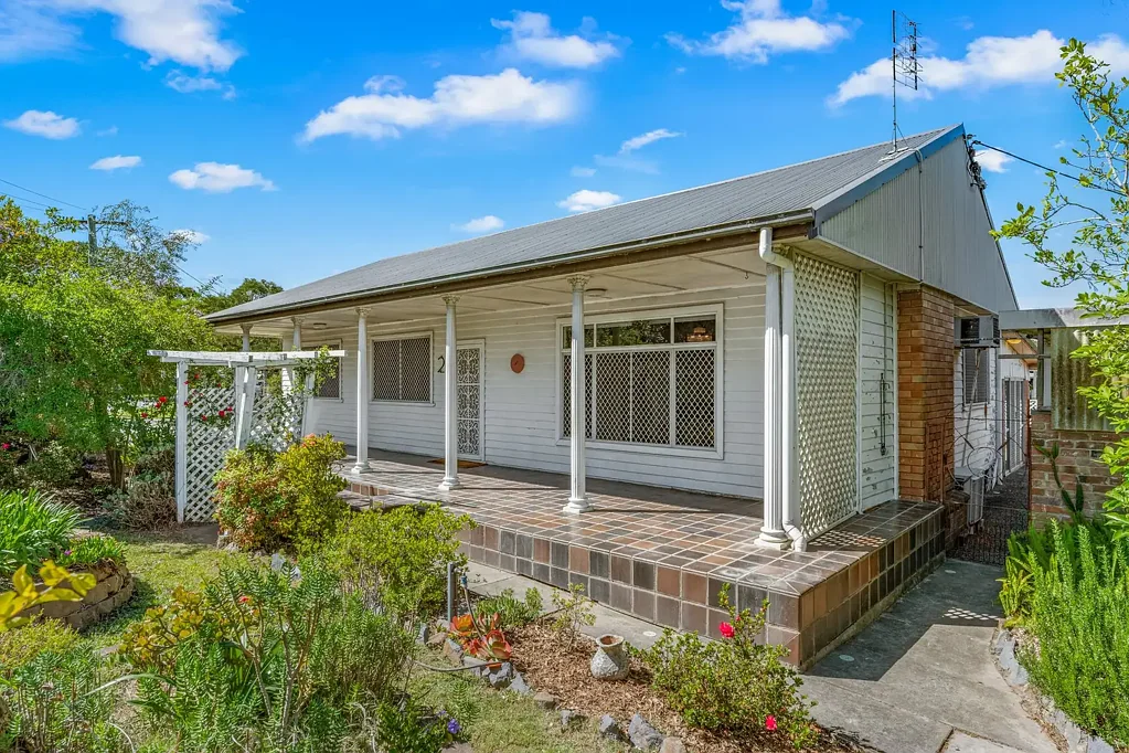Cardiff 4ਬੈੱਡਰੂਮ A Home Full of Possibility on a Generous Corner Block!